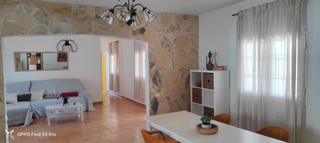 4 Family Home With Pool, Fuerteventura-Gran Tarajal Juan Gopar Exteriör bild